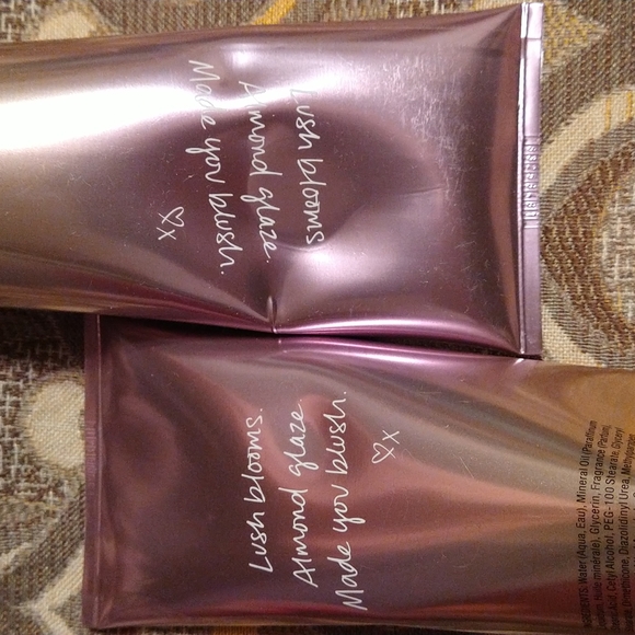 New Unopened | Victoria’s Secret Velvet Petals Body Lotion - Picture 2 of 5